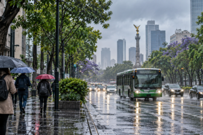 Lluvias en CDMX este miércoles: paraguas, tiempo extra y precaución en vialidades