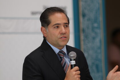 Bolaños-Cacho llama a recuperar la confianza ciudadana y mantener diálogo con la prensa