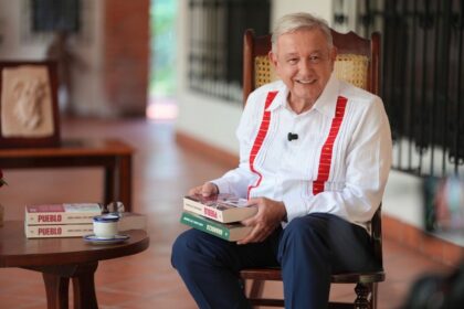 AMLO: sus 21 libros y de qué trata cada uno